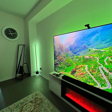 Brand New 4 Bedroom Villa By Hamilton Airport! Экстерьер фото