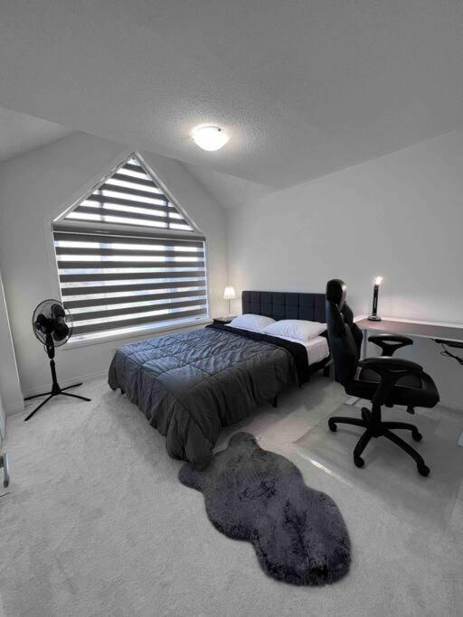 Brand New 4 Bedroom Villa By Hamilton Airport! Экстерьер фото
